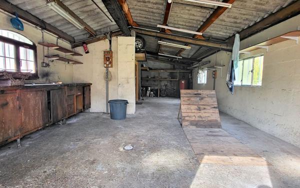 Maison à vendre    5 pièces • 167 m2 Roussillon