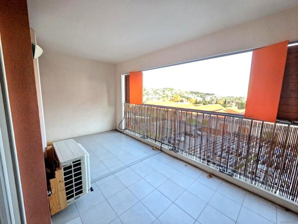 Magnifique T 3 avec 2 terrasses et 2 parkings privés