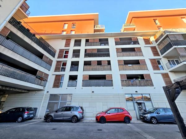 Magnifique T 3 avec 2 terrasses et 2 parkings privés