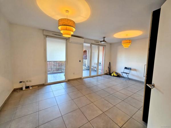 Magnifique T 3 avec 2 terrasses et 2 parkings privés