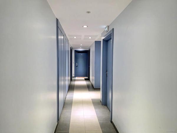 Magnifique T 3 avec 2 terrasses et 2 parkings privés