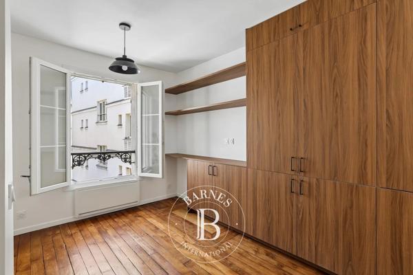 Paris 18ème, Appartement  18 m² à vendre