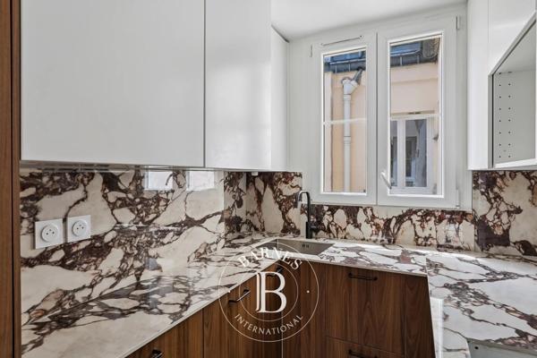 Paris 18ème, Appartement  18 m² à vendre
