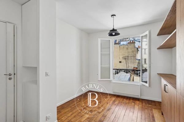 Paris 18ème, Appartement  18 m² à vendre