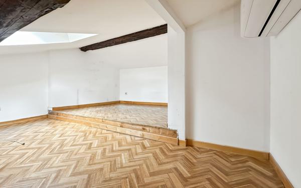 Appartement à vendre    1 pièce • 28 m2 Valence