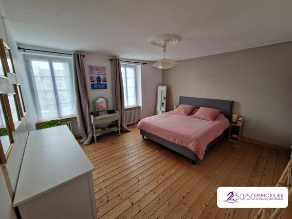 Maison bourgeoise de caractère avec dépendance et multiples possibilités