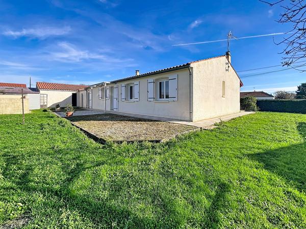 Maison à vendre à DOIX LES FONTAINES - 5 pièces, 4 chambres