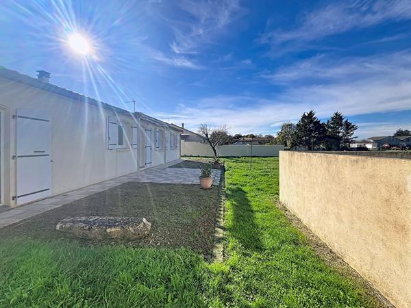 Maison à vendre à DOIX LES FONTAINES - 5 pièces, 4 chambres