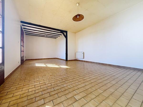 Maison à vendre à DOIX LES FONTAINES - 5 pièces, 4 chambres