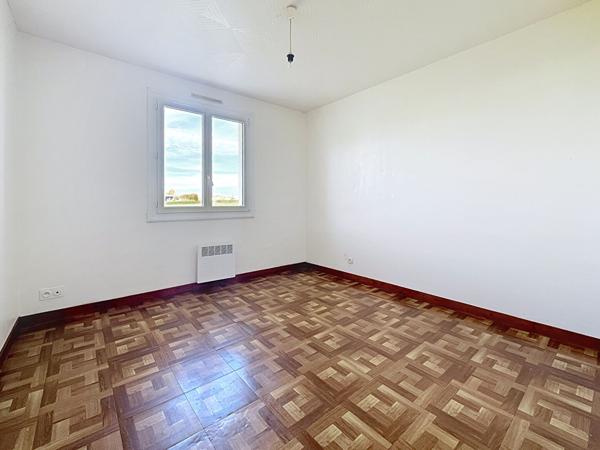 Maison à vendre à DOIX LES FONTAINES - 5 pièces, 4 chambres