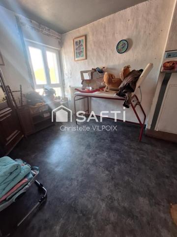 Maison individuelle de 309m² avec beau potentiel.