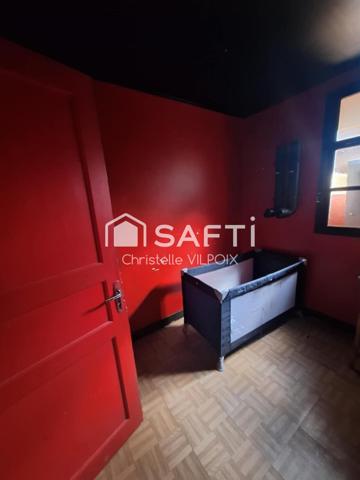 Maison individuelle de 309m² avec beau potentiel.