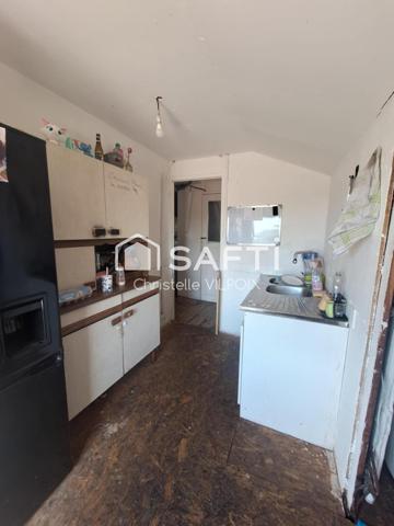 Maison individuelle de 309m² avec beau potentiel.