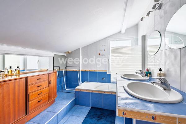 Maison à vendre 8 pièces de 170 m² à Mouguerre