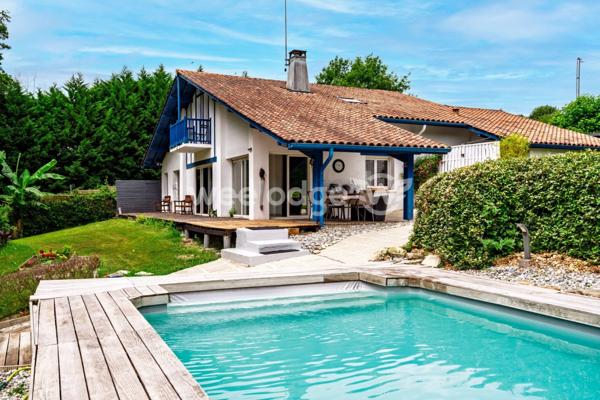 Maison à vendre 8 pièces de 170 m² à Mouguerre