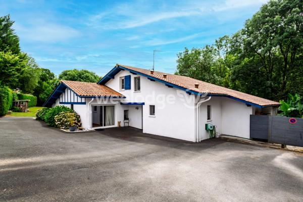 Maison à vendre 8 pièces de 170 m² à Mouguerre