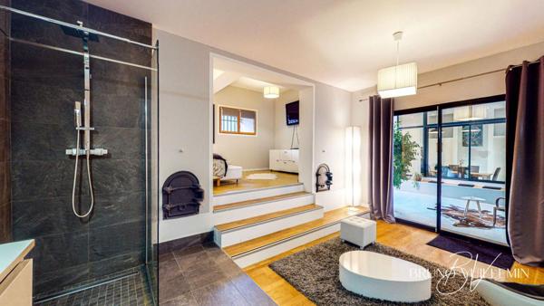 MAGNIFIQUE RECONVERSION POUR CETTE CAVE VITICOLE RÉNOVÉE / GITE et CHAMBRES D'HÔTES