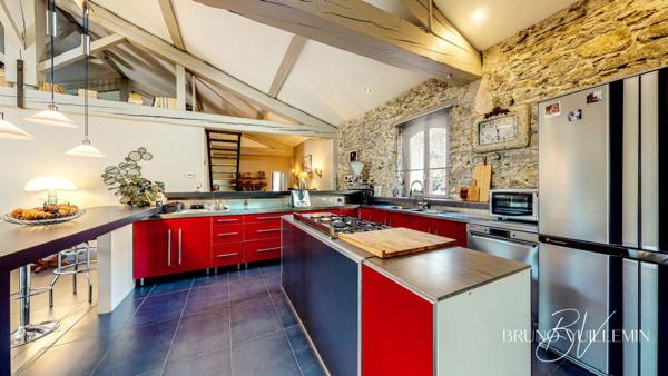 MAGNIFIQUE RECONVERSION POUR CETTE CAVE VITICOLE RÉNOVÉE / GITE et CHAMBRES D'HÔTES