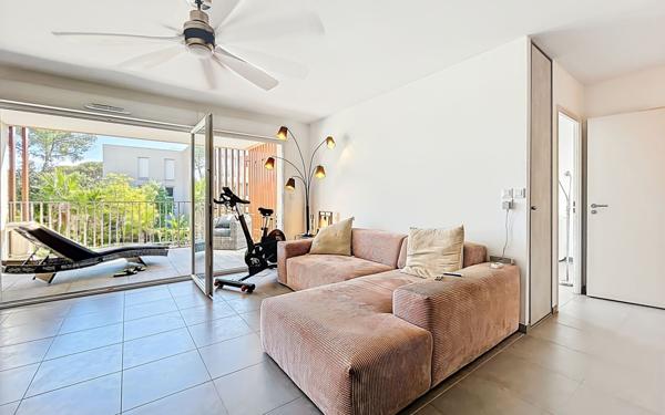 Appartement à vendre    2 pièces • 52,74 m2 Saint-Raphaël