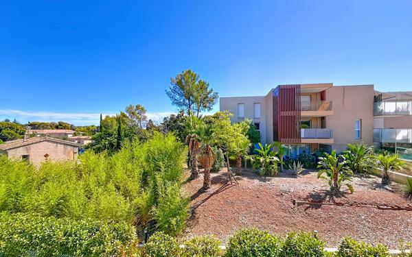 Appartement à vendre    2 pièces • 52,74 m2 Saint-Raphaël