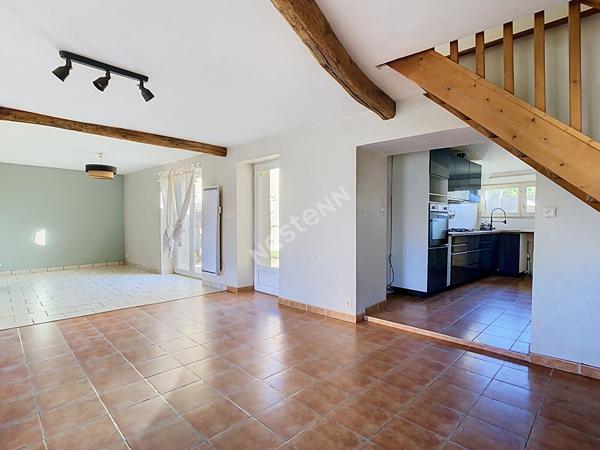 Maison idéalement située au coeur du bourg de La Regrippière à moins de 10min de VALLET et de l'axe NANTES-CHOLET
