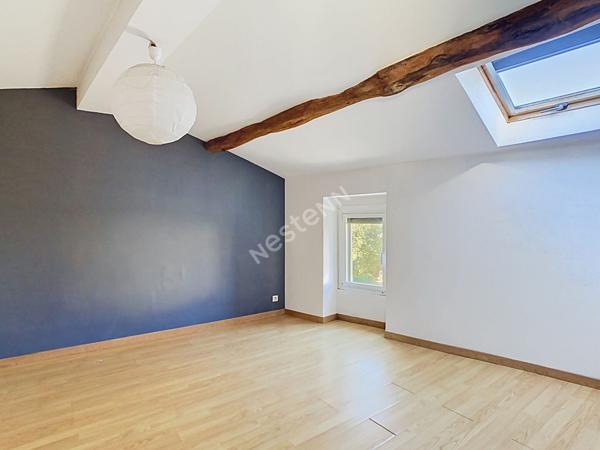 Maison idéalement située au coeur du bourg de La Regrippière à moins de 10min de VALLET et de l'axe NANTES-CHOLET