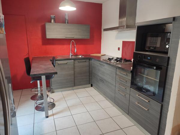 A saisir sur Vinon sur Verdon, jolie villa de 115m² avec piscine et sauna