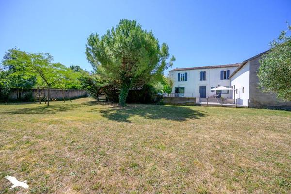 Maison à vendre 1 021 000 € Sainte-Soulle 7 p 260 m² DPE D