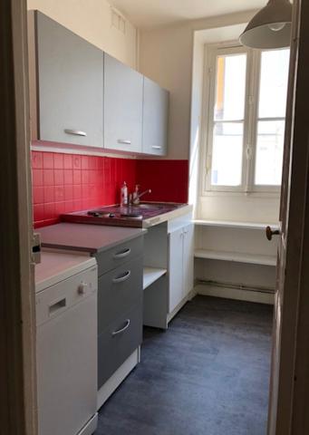 Beau 2 pièces à louer proche métro Convention