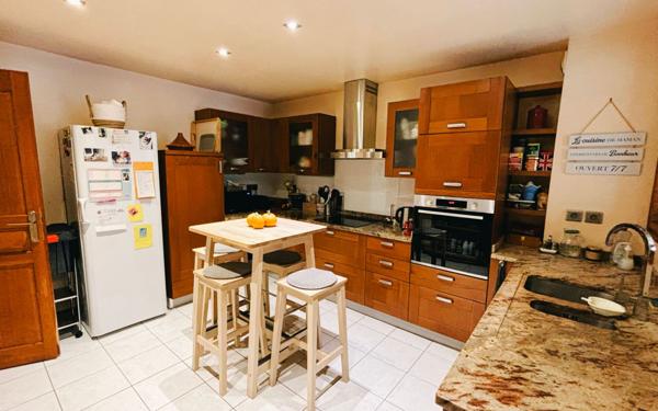 Appartement à vendre    5 pièces • 143 m2 Sallanches