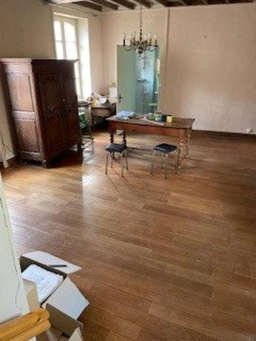 LE BOURGNEUF LA FORET Maison centre bourg avec son jardin suspendu