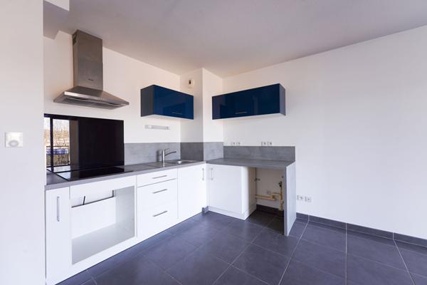 Appartement Gardanne 3 pièces 60m2 - Terrasse - Place de stationnement privative