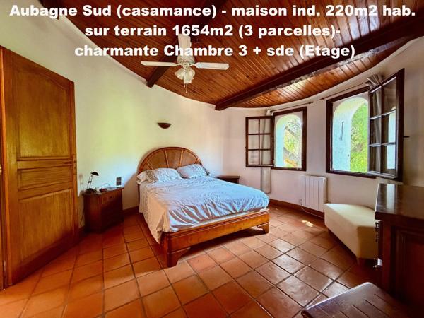 13400  Aubagne (Casamance et Chateau de Creissauds) Maison Individuelle -  4 à 5 chambres - 220m2 hab et 300m2 plancher