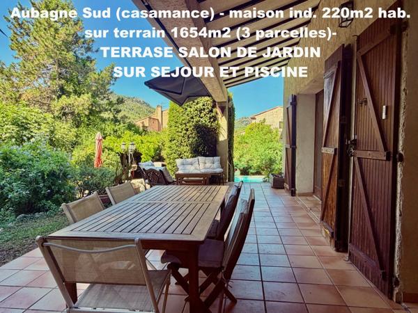 13400  Aubagne (Casamance et Chateau de Creissauds) Maison Individuelle -  4 à 5 chambres - 220m2 hab et 300m2 plancher
