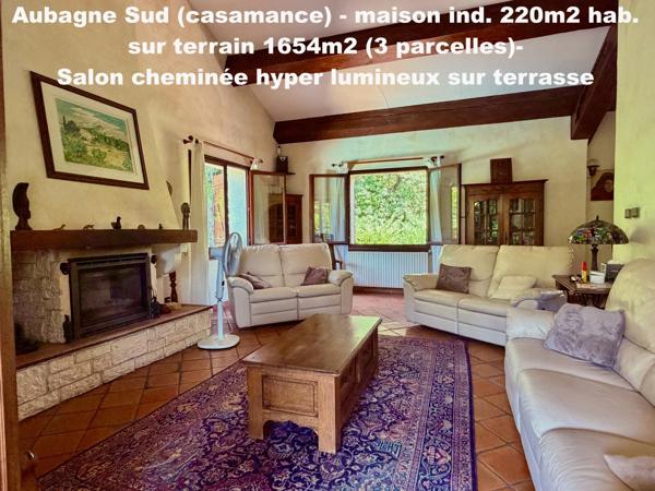 13400  Aubagne (Casamance et Chateau de Creissauds) Maison Individuelle -  4 à 5 chambres - 220m2 hab et 300m2 plancher