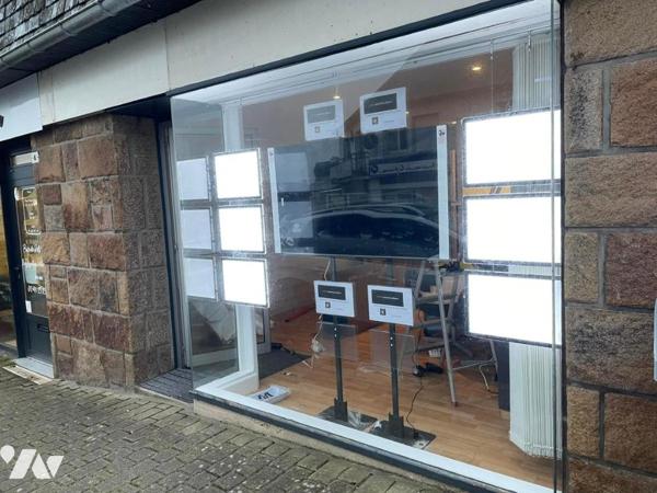 Local Commercial - TREGASTEL CENTRE -