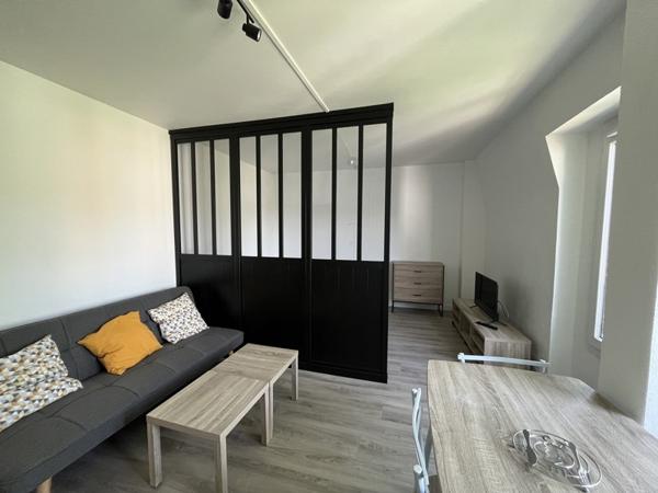 Appartement à louer 500 € CC Amboise 1 pièce 32 m² DPE E