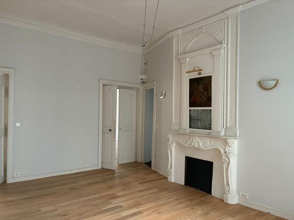 BUREAUX À VENDRE - À LOUER AU COEUR DE NANTES - BIEN D'EXCEPTION