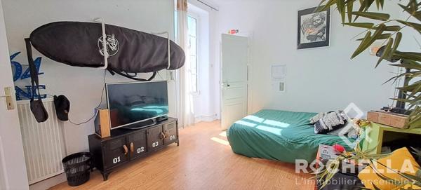 Maison ancienne familiale de 139 m2, 5 chambres, beau jardin, garage