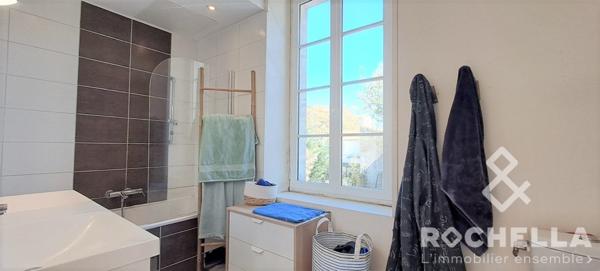 Maison ancienne familiale de 139 m2, 5 chambres, beau jardin, garage