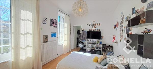 Maison ancienne familiale de 139 m2, 5 chambres, beau jardin, garage