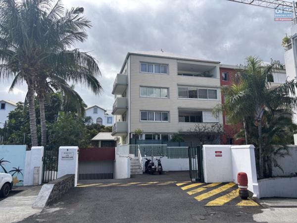 A vendre - Superbe T2 de 52 m2 entièrement rénové - Centre ville de Saint-Leu