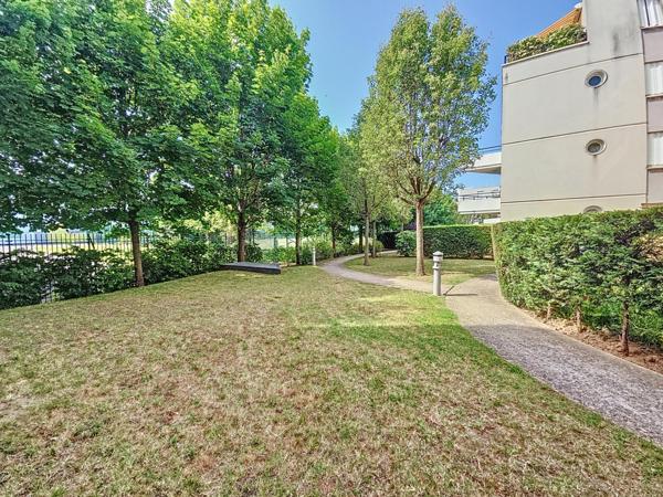 GRAND 3P DE 70 m² BALCON ET PARKING