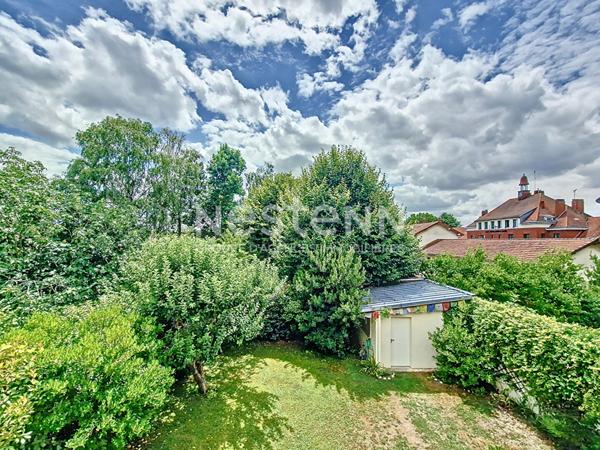 À vendre maison de 7 pièces d'environ 167m² proche gare à Bois d'Arcy