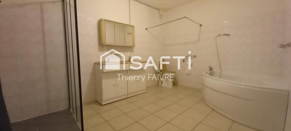 Maison pierre type ancienne ferme avec dépendances