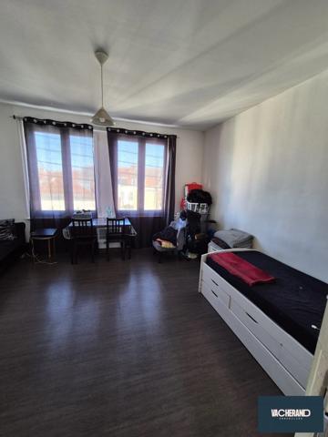 IMMEUBLE DE 3 LOTS EN TRES BON ETAT