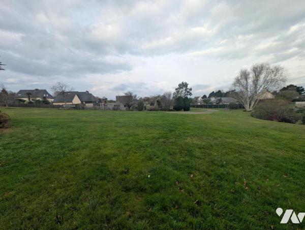 Terrain à bâtir – 4 191 m² – secteur calme proche bourg