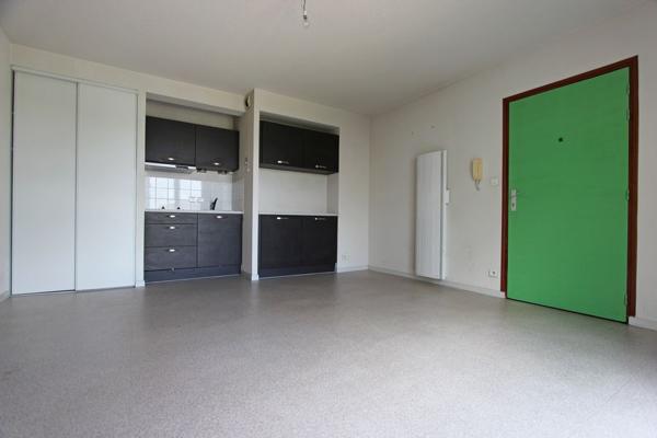UN DUPLEX TYPE 2 A LOUER A KERFEUNTEUN.