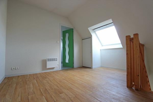 UN DUPLEX TYPE 2 A LOUER A KERFEUNTEUN.