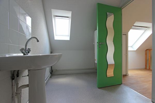 UN DUPLEX TYPE 2 A LOUER A KERFEUNTEUN.